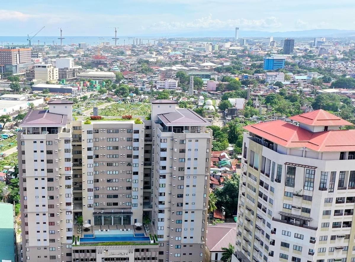The Persimmon Studios Cebu Exteriör bild