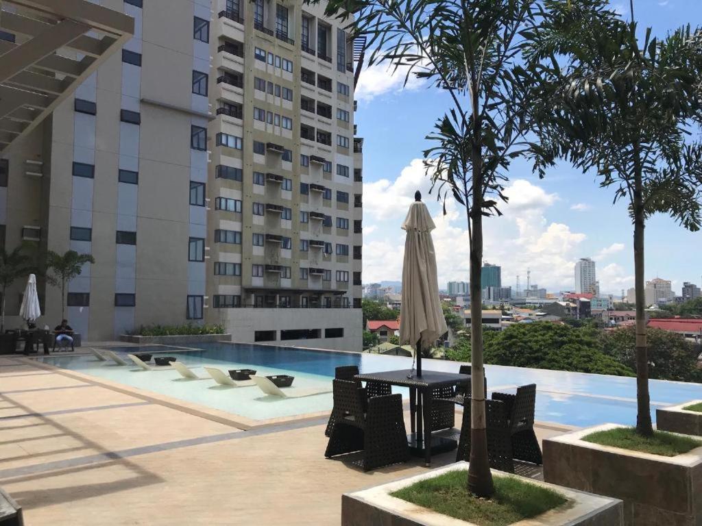 The Persimmon Studios Cebu Exteriör bild